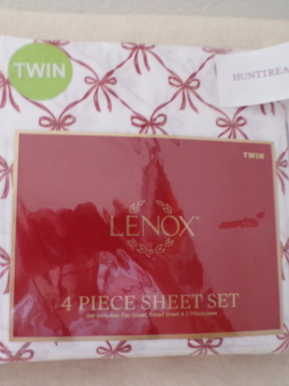 New Lenox Red Bows Sheet Set Twin Size Silky Soft 4 Pieces 2 Pillowcases